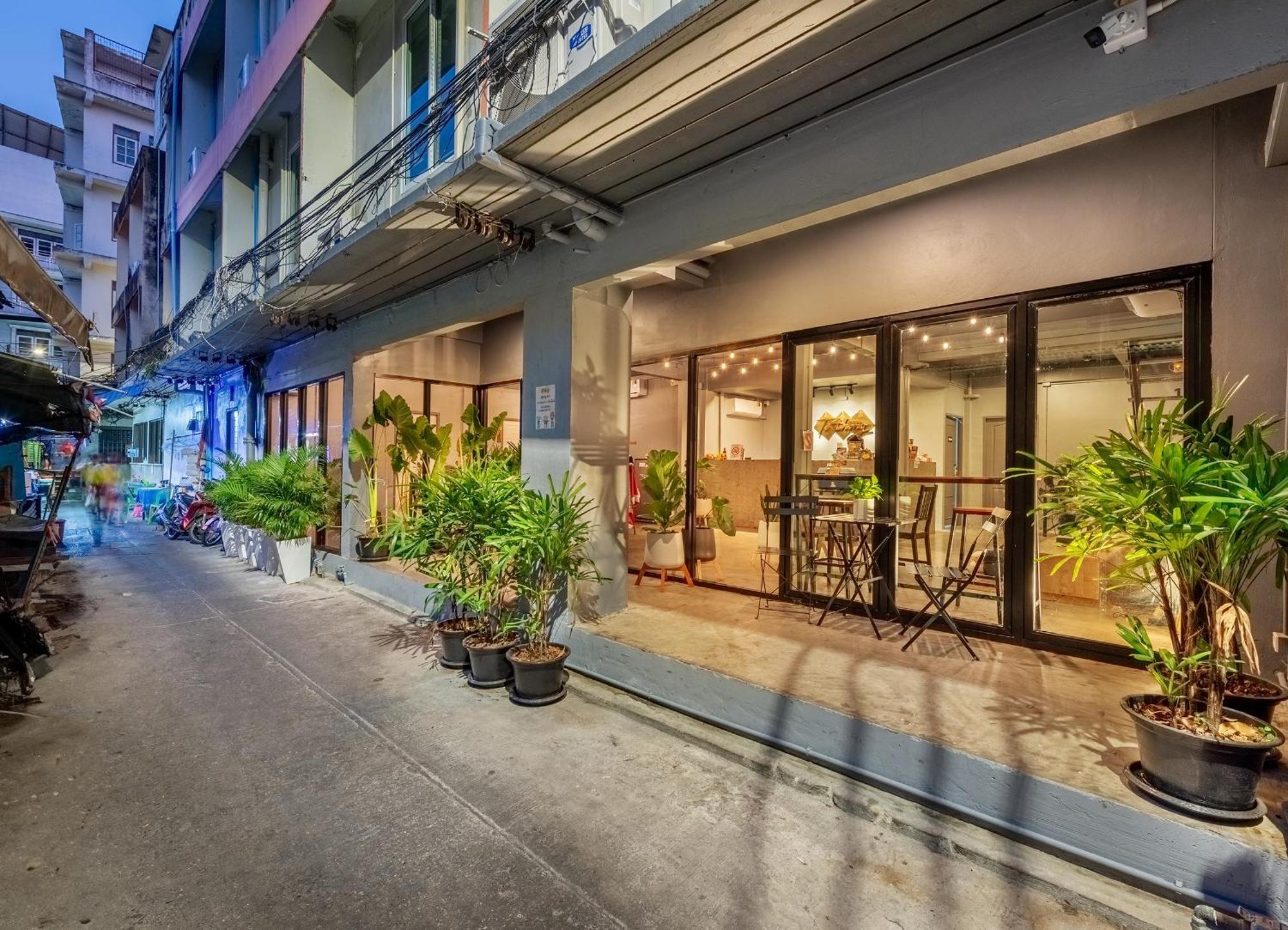 Ti Thong Hostel Bangkok Exterior photo