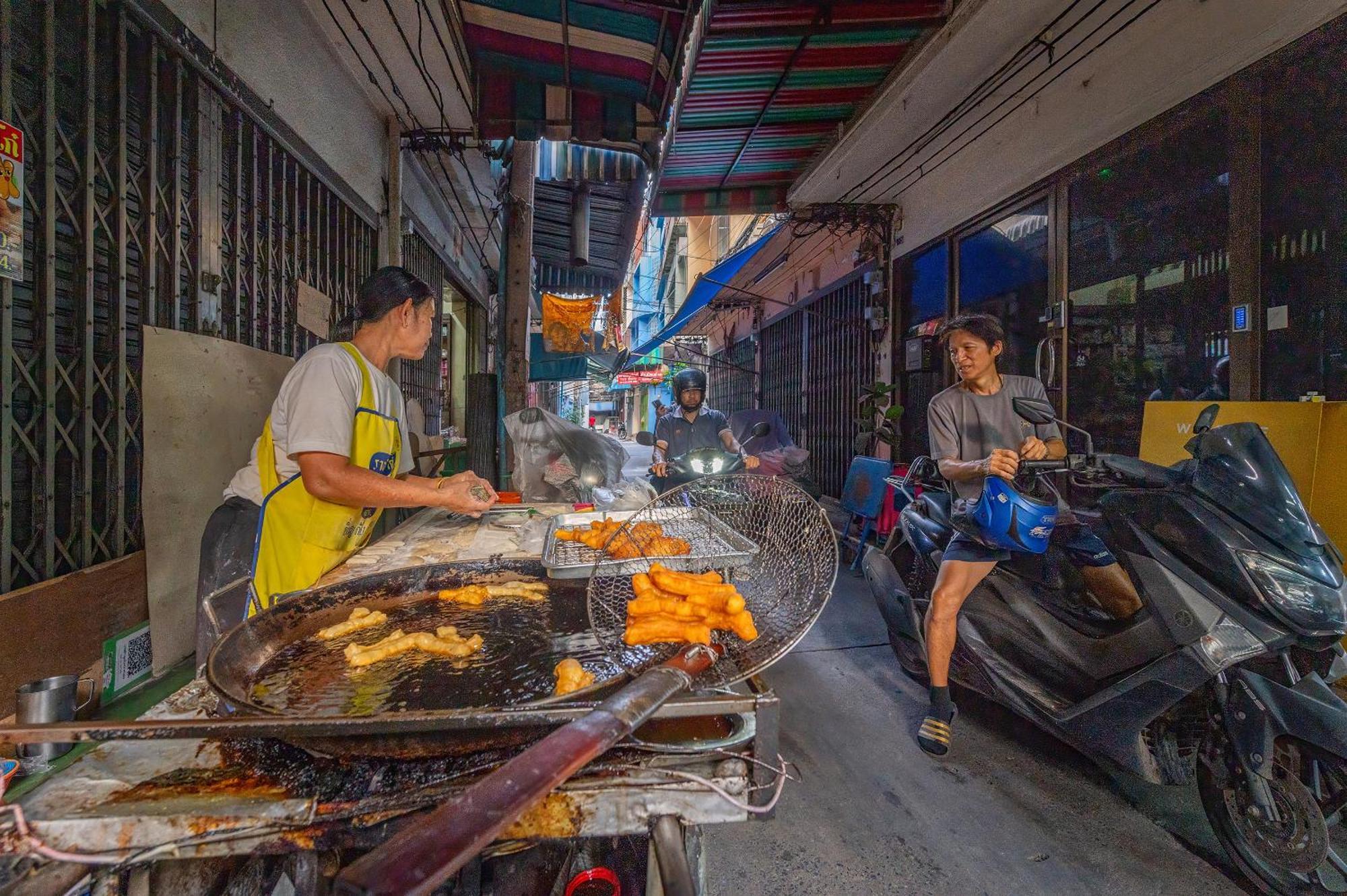 Ti Thong Hostel Bangkok Exterior photo